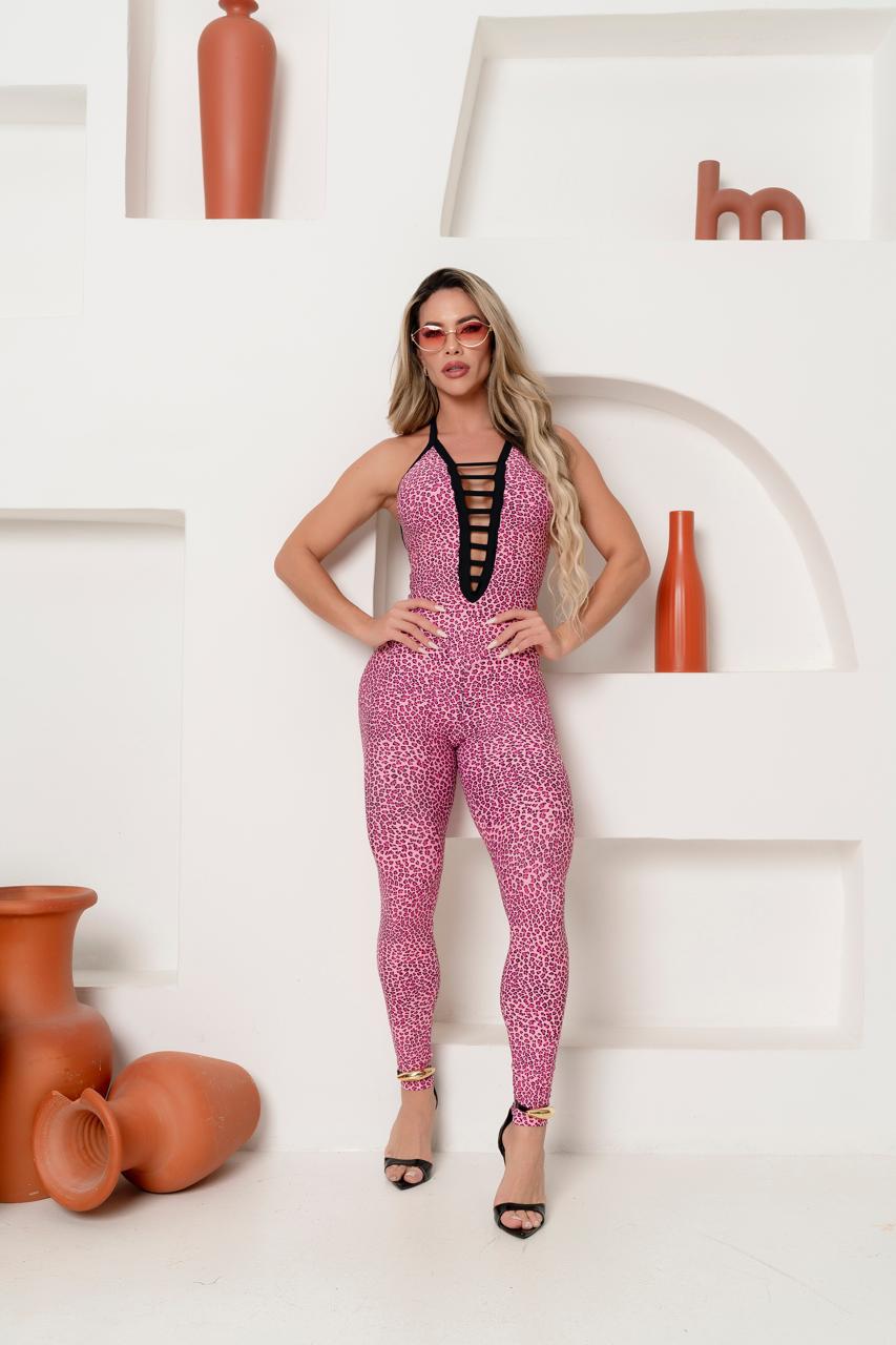 Macacão Rosa Estampado Onça